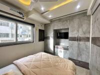 Lux Studios - B&B