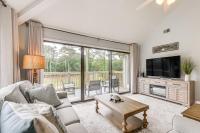 Bright Sunset Beach Condo with Golf Course View - B&B