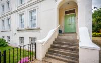 Chic 1BR Teddington Apartment Modern & Bright - B&B Kingston upon Thames