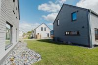 "Rügen Resort Sagard" großzügiges, gemütliches Familienhaus "Solveig" mit Terrasse - Chambres d'hôtes Sagard