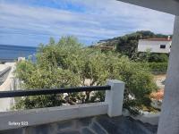 Acogedora casa en primera línea de mar Cadaqués - B&B Cadaqués