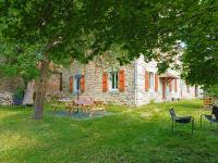 Gîte Gîte La Fontaine 10/12 personnes - B&B Saint-Symphorien