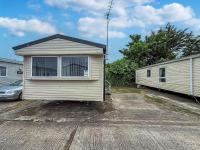 Cosy 8 Berth Caravan In Essex, Located On Seawick Holiday Park Ref 27830Sw - B&B Clacton-on-Sea