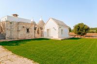 HelloAPULIA Trulli Pumo Bianco - Private Pool, Stone Patio & English Lawn near Ostuni - Chambres d'hôtes Ceglie Messapica