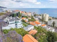 The Ocean Gaze by Homie - B&B Funchal