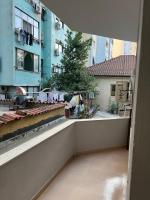 Darts Apartment - Bed and Breakfast Tirana