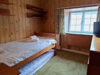 House in historic village - Sleeps 6 - Ferienwohnung Minehead