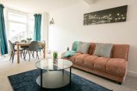 3 bed Modern Home, Vibrant & Stylish, Sleep upto 7 - Chambres d’hôtes