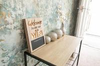 3 bed Modern Home, Vibrant & Stylish, Sleep upto 7 - Bed and Breakfast Portsmouth