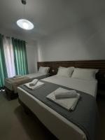Athina Rooms - B&B Himarë