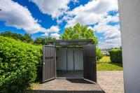 Glückshälfte - Moderne Haushälfte - XXL-Parkplatz, WLAN & Garten nahe Trier & Luxemburg - Chambres d'hôtes Föhren