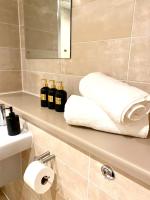 Luxe 2 Bed - Water View and Parking - B&B Mánchester