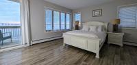 Bay Front Home - Watch the sun rise over LBI. Pier for Boat/Swim/SUP/Kayak/Crab - Chambres d'hôtes Manahawkin
