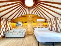 Yurt Overlook #8 with AC and Private Bath King Suite - B&B Orderville