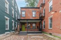 The Velvet Manor | OTR Deck+Parking, Sleeps 8! - B&B Over-The-Rhine