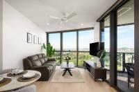 New Luxe 2BR Queens Wharf Apt - B&B