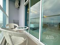 Apartamento de 3 dormitorios con balcón