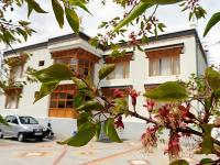 Sixteen Arahat guest house - B&B