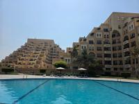 Seaview Escape Family Two-Room Apartment with Seaview - Chambres d’hôtes Ras el Khaïmah