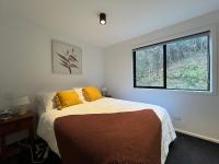 Apartment with Mountain View