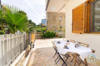 Piano terra sul lungomare con parcheggio - B&B San Silvestro