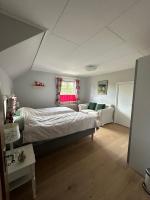 Standard Twin Room with Shared Bathroom