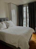 Golden Triangle Champs-Élysées - B&B París