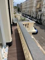 Newly refurbished- Awesome very central flat in famous Notting Hill with a balcony - Chambres d’hôtes Londres