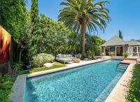 Los Angeles Oasis villa with Heated Pool & Spa - B&B Los Angeles
