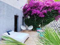 Camera Matrimoniale con Vista Giardino