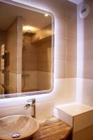 ADB - parking, balcon et centre ville - B&B Albertville