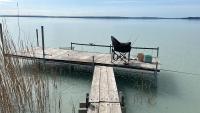 Retro Lakefront House With A Dock - B&B Balatonvilágos