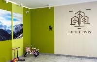 Modern Central Apartment Near Mega Center Free parking & WIFI - Chambres d’hôtes Almaty