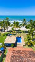 Casa completo com grande piscina sob coqueiros, pe na areia - B&B
