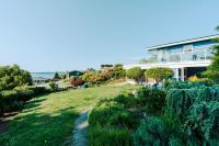 1400sf Cozy Retreat with Sound View, Garden & Privacy - B&B Federal Way