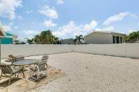 So Close to Coast: Walkable Fort Myers Beach Unit! - Ferienwohnung Fort Myers Beach