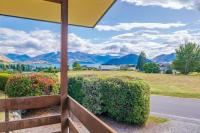 Wanaka Lake view with a Games Room that Sleeps 8 - B&B Wanaka