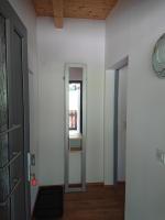 One-Bedroom Apartment with Shower