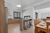 Spacious Villa, Pool, BBQ, 15 mins walk to beach - B&B Péreybère