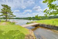 Group Getaway Lakefront Retreat in Fayetteville! - B&B Fayetteville