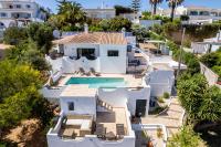 CoolHouses Algarve, Luz, 3 Bed villa, 1 bed studio, heated pool & jacuzzi, sea views, Casa Pequena - Chambres d'hôtes Senhora da Luz