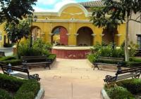 Art Deco Loft - PetFriendly - 5 Min to Antigua Ctr - Bed and Breakfast Antigua