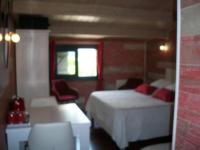 Camera Matrimoniale con Vista Piscina