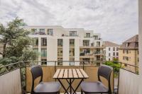 Maple Suite Zürich Helle Ferienwohnung mit Balkon & 2 großen Schlafzimmern - B&B Zúrich