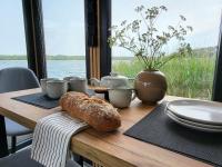 Houseboat SeeSea Mazury - Domek na wodzie Bogaczewo k Giżycka - Ferienwohnung Bogaczewo