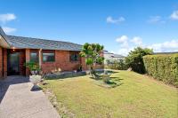 Elevated Family Sized Guest-house with Beautiful Views - B&B Auckland