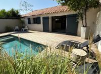 Un Petit Coin de Provence - Istres - Maison Contemporaine Avec Piscine Privée Chauffée, Entre Plages Et Provence, Borne 11 kW - Chambres d'hôtes Istres