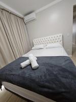 Deluxe Queen Suite