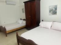 Renovated Chalet with Garden in North Coast near Marina - Chambres d'hôtes El-Alamein