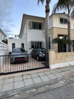 Front Line Luxury Beach House 5 Bedroom - B&B